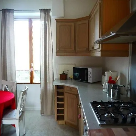 红色百叶窗度假屋 Vigny (Val d'Oise)