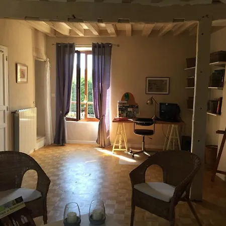 红色百叶窗度假屋 Vigny (Val d'Oise)