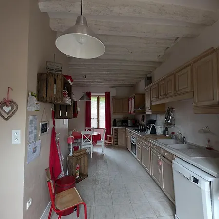 Les Volets Rouges Дом отдыха Vigny (Val d'Oise)
